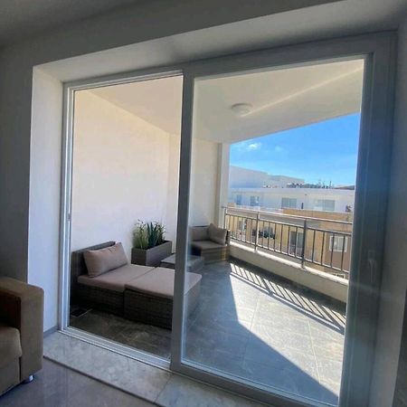 Modern 1 Bedroom Apartment 400M Away From The Sea セント・ポールズ・ベイ エクステリア 写真