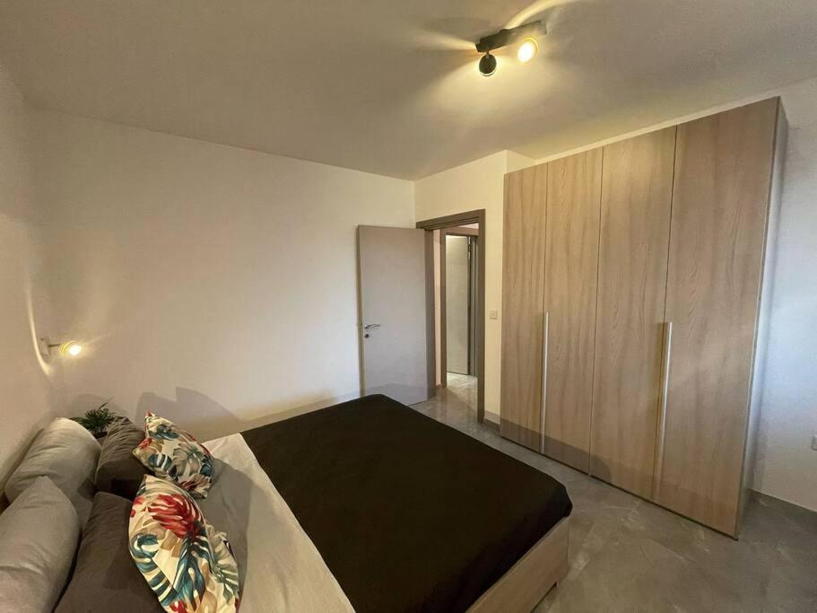 Modern 1 Bedroom Apartment 400M Away From The Sea セント・ポールズ・ベイ エクステリア 写真