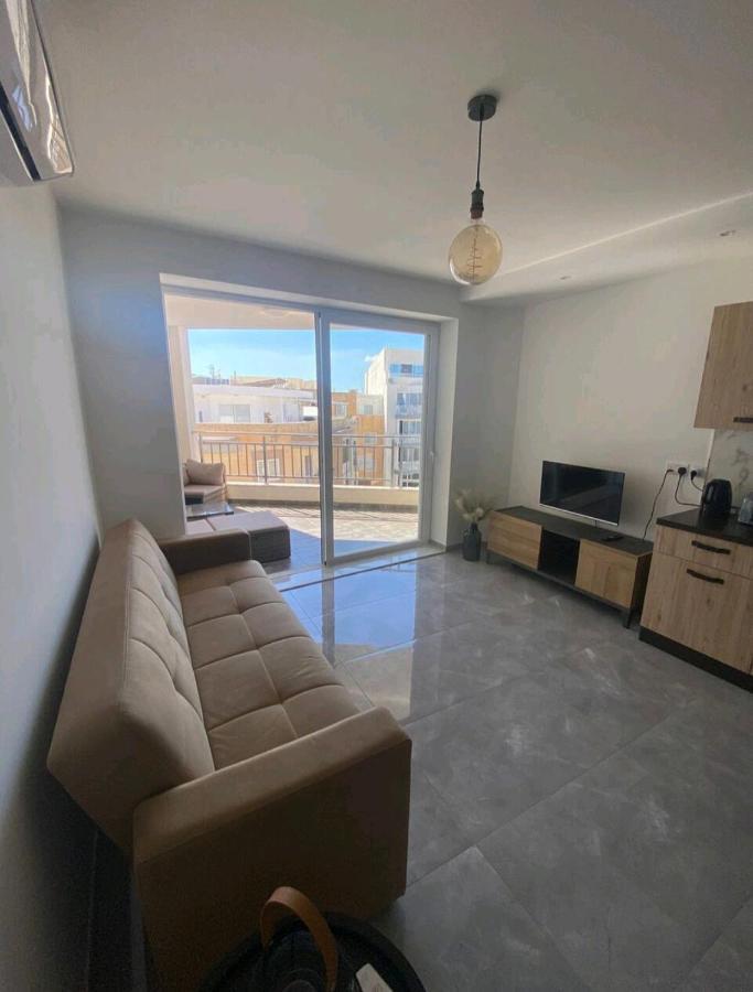 Modern 1 Bedroom Apartment 400M Away From The Sea セント・ポールズ・ベイ エクステリア 写真